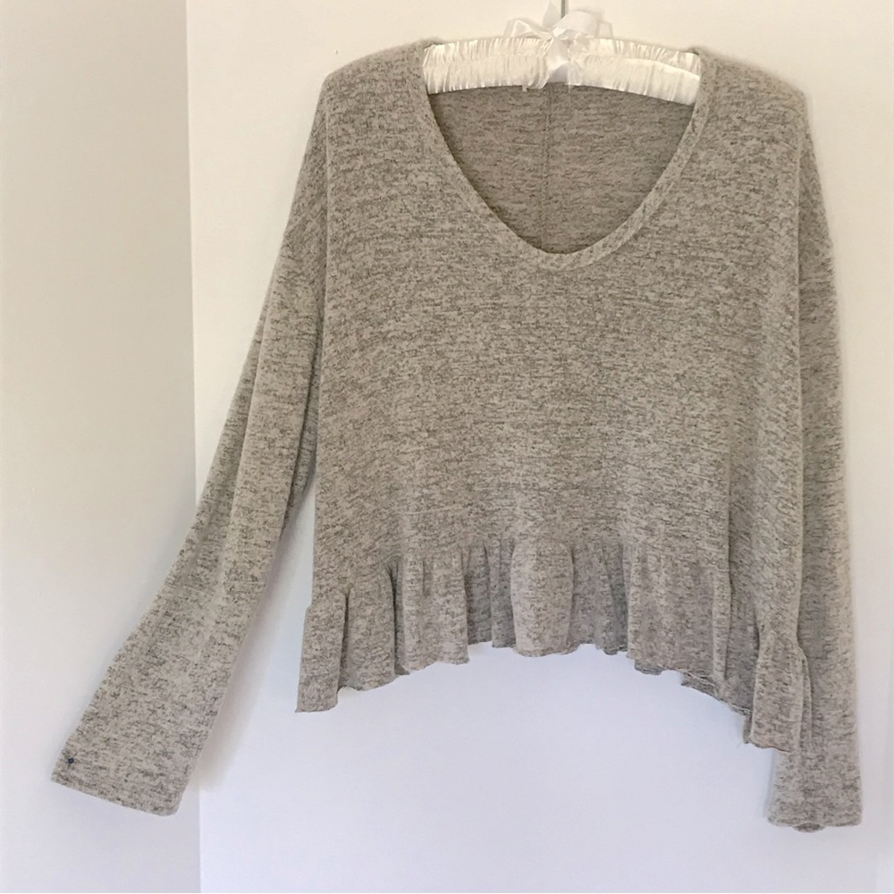 Olivia Rae dropped shoulder cropped gray charcoal long sleeved tee.